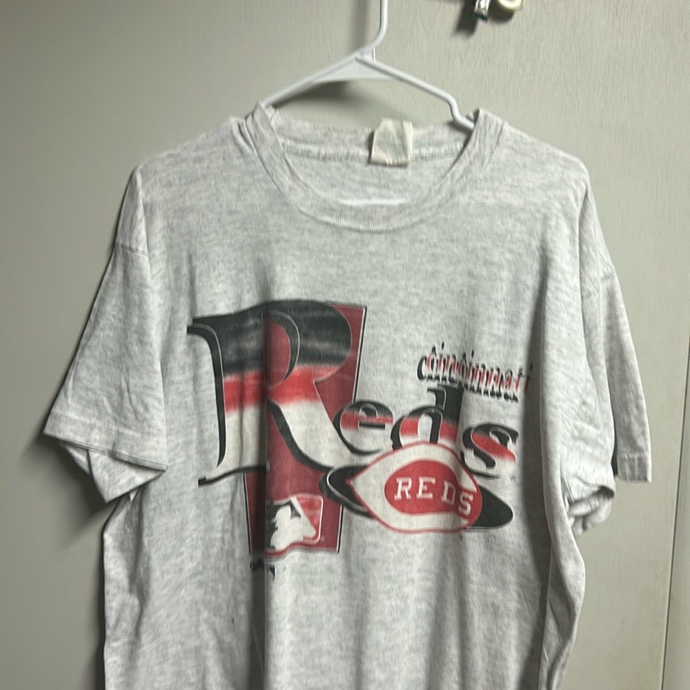 Distressed 1996 Singke Stitched Cincinnati Reds Tee
